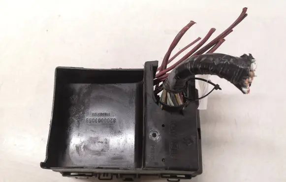 Renault Laguna II Fuse module 8200003059