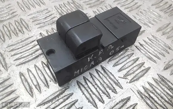Nissan Micra C+C Electric window control switch