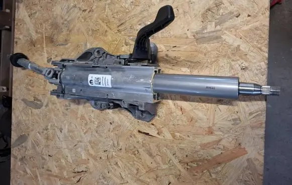 Dodge RAM Steering wheel axle set 68254102AB