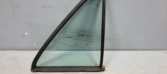 Mercedes-Benz 200 300 W123 Rear door window glass