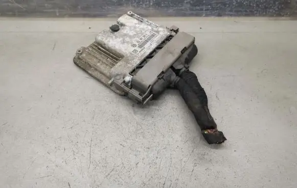 Volkswagen PASSAT CC Engine control unit/module 03L907309N 0281016374