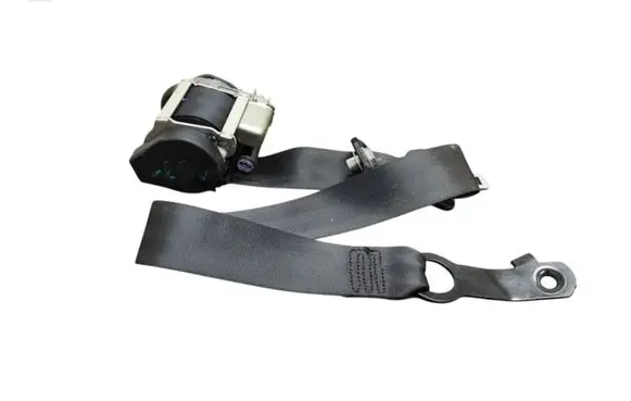 Nissan Qashqai Rear seatbelt 047136