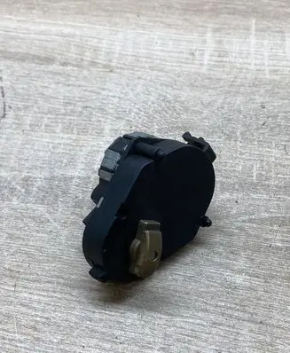 BMW 3 E36 Air flap motor/actuator 8391373