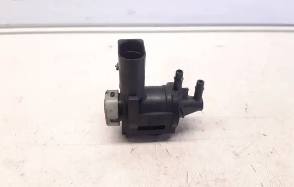 Audi A3 S3 8P Turbo solenoid valve 1J0906283C