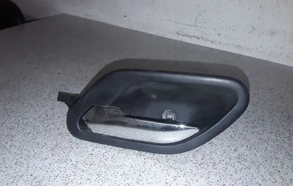 BMW 5 E39 Front door interior handle 51218226049 8226049