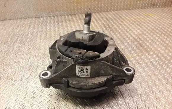 BMW 2 F22 F23 Engine mount bracket 6859411