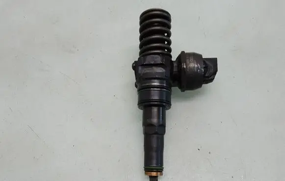Fuel injector