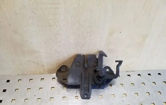 Mitsubishi Pajero Sport I Engine bonnet/hood lock/catch