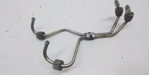 Volvo S60 Fuel injector supply line/pipe 