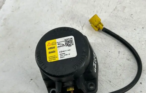Jaguar XF X250 Pedestrian airbag 620709500 0452012 CX2316E600AA