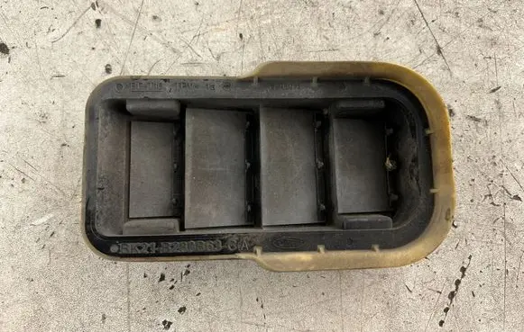 Ford Transit Custom Quarter panel pressure vent BK21BG280B63CA