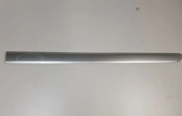 Opel Zafira B Front door trim (molding) 13137772