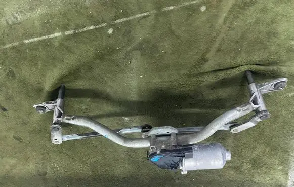 Volkswagen Crafter Front wiper linkage 134141413