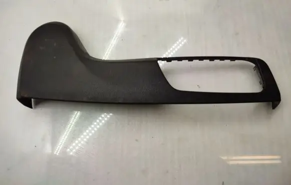 BMW 4 F32 F33 Front door seat control surround trim 7228290