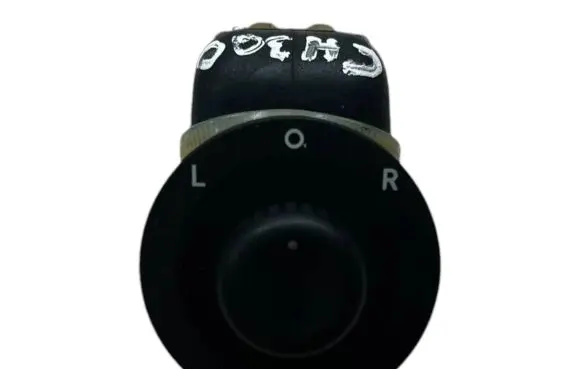 Wing mirror switch