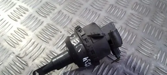 Opel Vectra B Valve vacuum 90586302 2J700-30820
