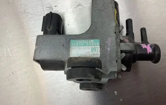 Toyota Yaris Turbo solenoid valve 2581933030