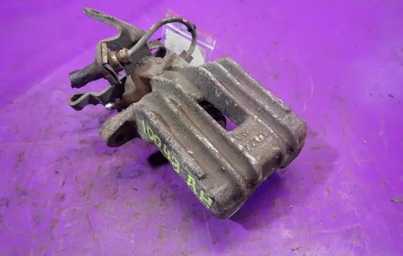 Volkswagen Golf V Rear brake caliper