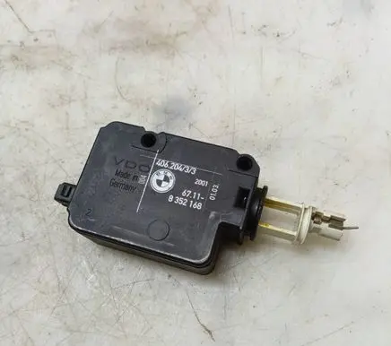 BMW 5 E39 Fuel tank cap lock 40620433 6711 8352168
