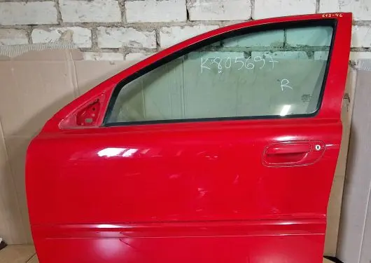 Volvo V70 Front door