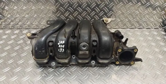 Toyota Yaris Intake manifold 1712047010
