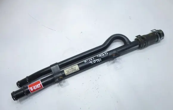 Volkswagen Touareg II Engine coolant pipe/hose 7P6121070AP