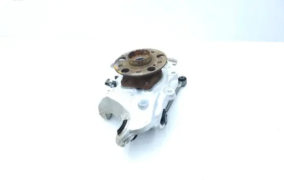 Rear wheel hub