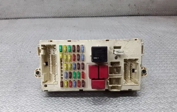 Alfa Romeo 159 Fuse module 60686059