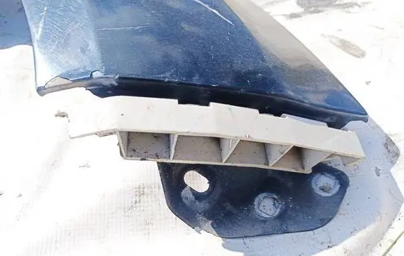 Ford Focus Front bumper mounting bracket