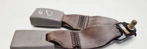 Mazda Xedos 9 Middle seatbelt buckle (rear) 