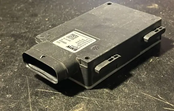 BMW M5 F90 Blind spot module 6890434 28602286 20973210