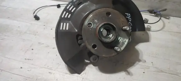 Toyota C-HR I Front wheel hub