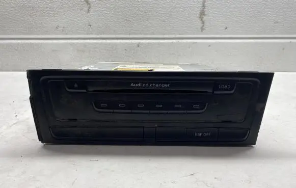 Audi A5 8T 8F CD/DVD changer 8T2035110A