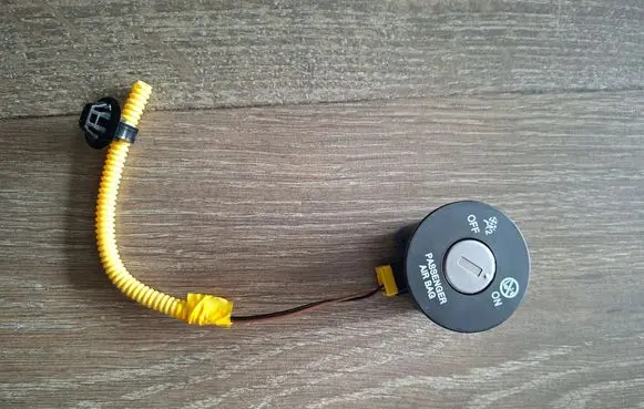 Hyundai Kona II Passenger airbag on/off switch WEF