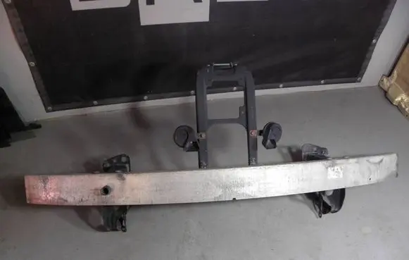 Mercedes-Benz ML W164 Front bumper cross member A1646200034