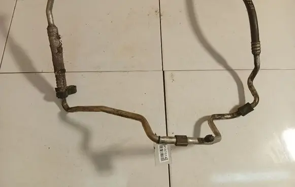 Air conditioning (A/C) pipe/hose