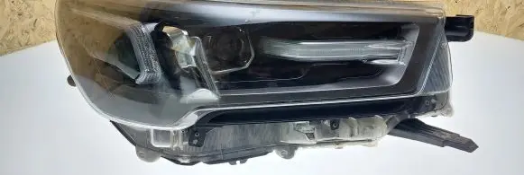 Toyota Hilux VIII Headlight/headlamp 3761940