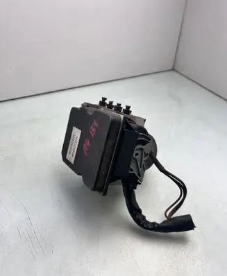Audi A4 S4 B5 8D ABS Pump 8E0910517B 8E0614517AT