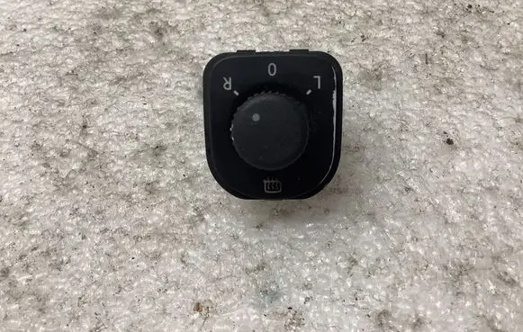 Volkswagen Golf V Wing mirror switch 1K0959565A 092801S