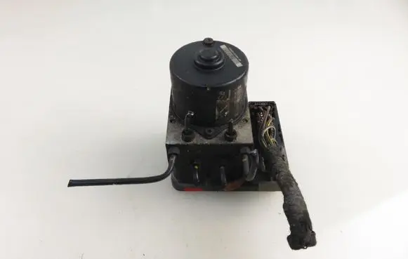 Skoda Octavia Mk1 (1U) ABS Pump 10096003163 1C0907379K