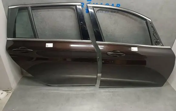 BMW 2 F46 Front door
