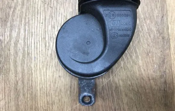 Lexus RX 450H Horn signal 8651048190