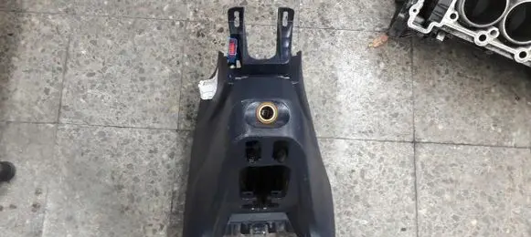 Peugeot 1007 Center console 