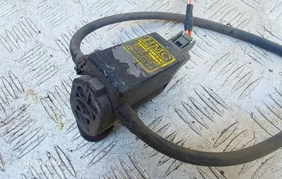 Hyundai Santa Fe Windscreen/windshield washer pump 9851026100