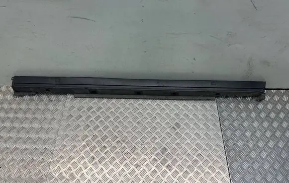 Lexus UX Sill 7585076030