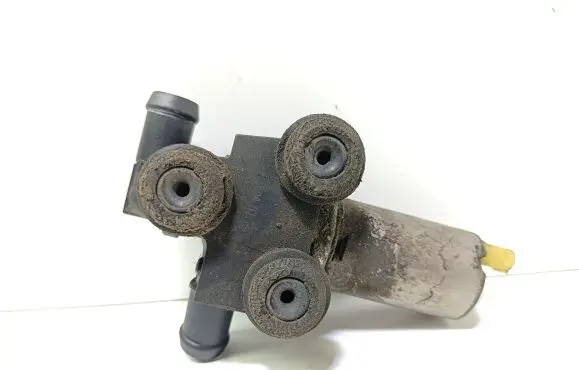 BMW 1 E81 E87 Coolant heater control valve 6928246