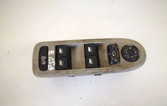 Citroen C5 Electric window control switch 96599975zw