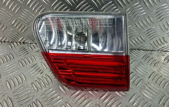 Toyota Avensis T270 Tailgate rear/tail lights