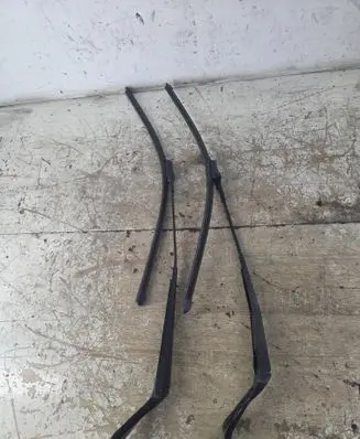 Seat Alhambra (Mk1) Front wiper blade arm