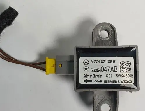 Mercedes-Benz C W204 Airbag deployment crash/impact sensor A2048210651
